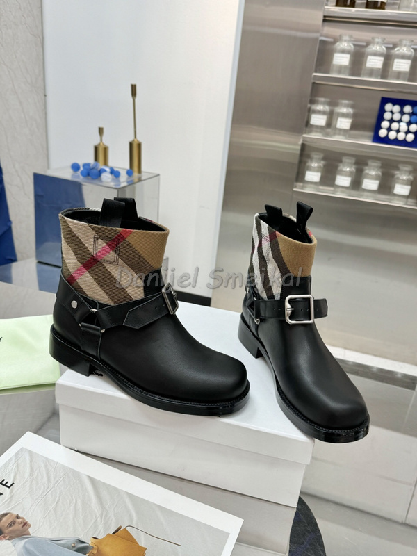 Burberry Boots Woman