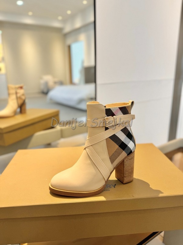 Burberry Boots Woman