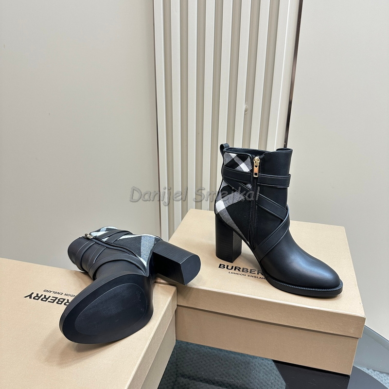 Burberry Boots Woman