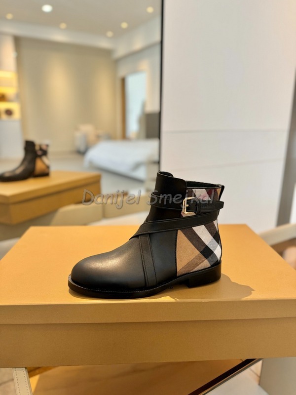 Burberry Boots Woman