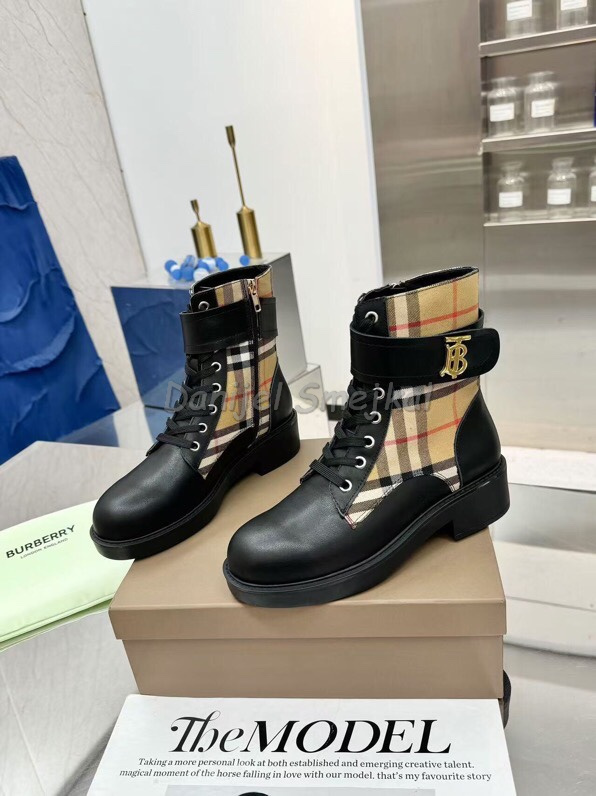 Burberry Boots Woman