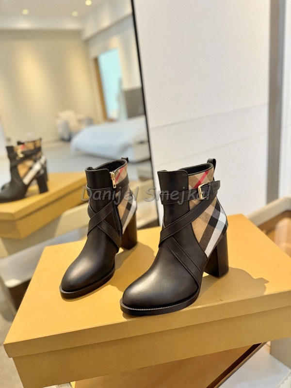 Burberry Boots Woman