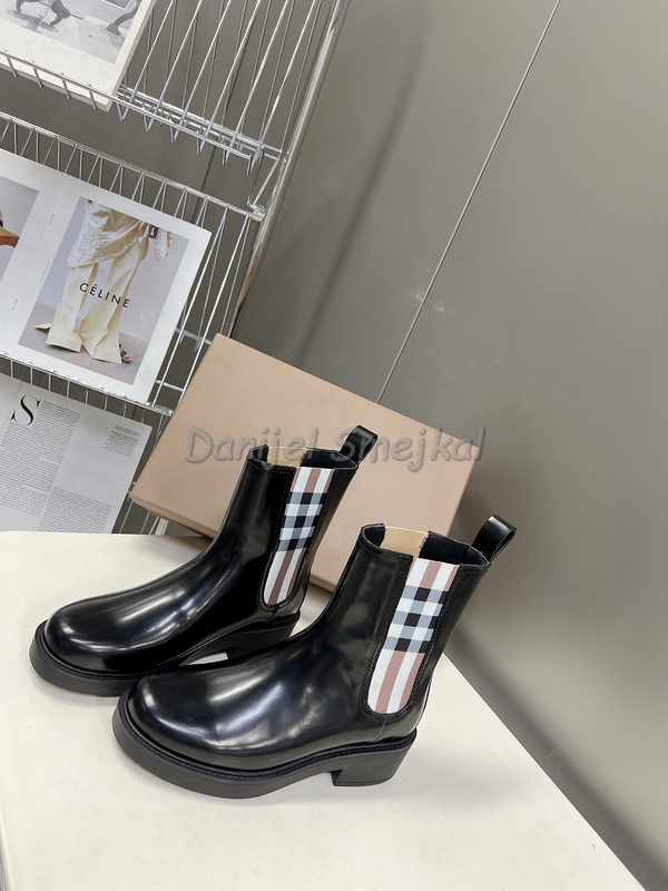 Burberry Boots Woman