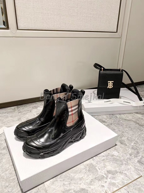 Burberry Boots Woman