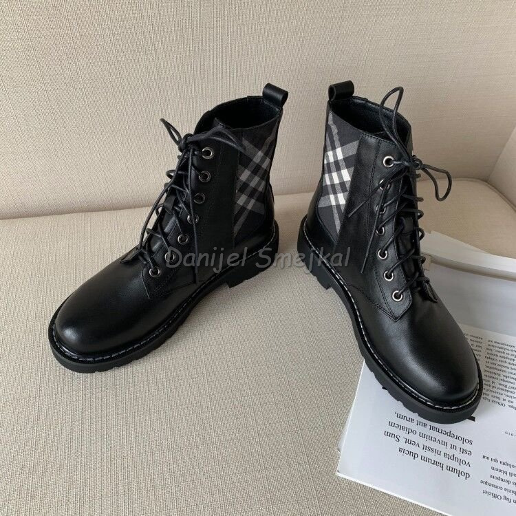 Burberry Boots Woman