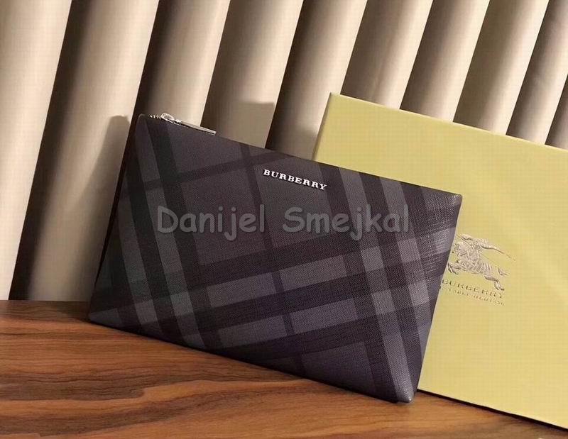 Burberry Pouch 