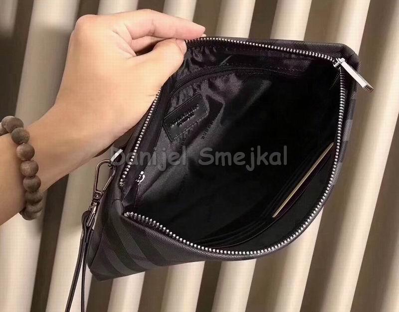 Burberry Pouch 