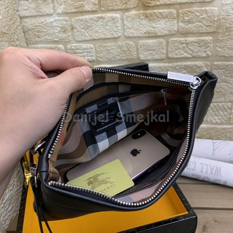 Burberry Pouch 