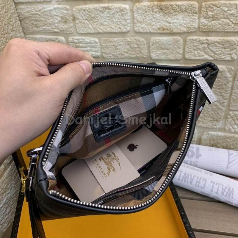 Burberry Pouch 