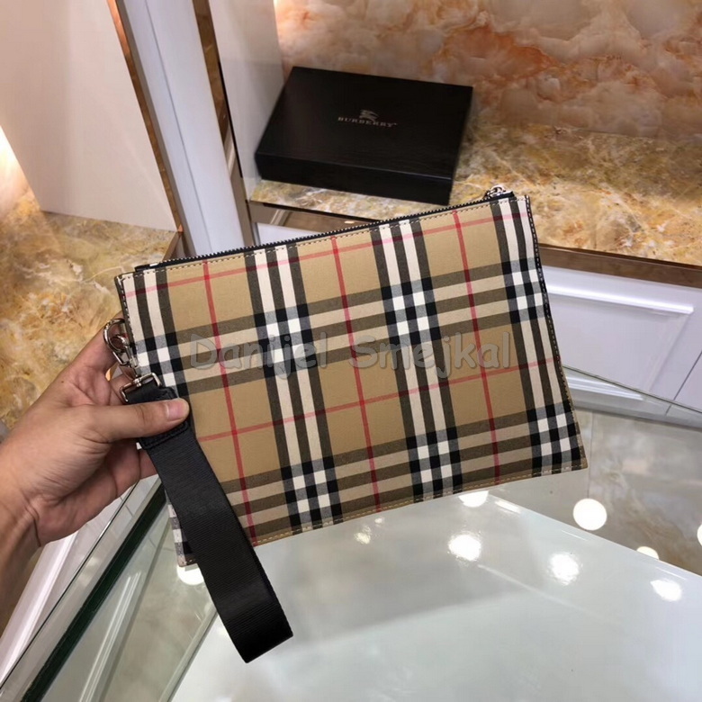 Burberry Pouch 