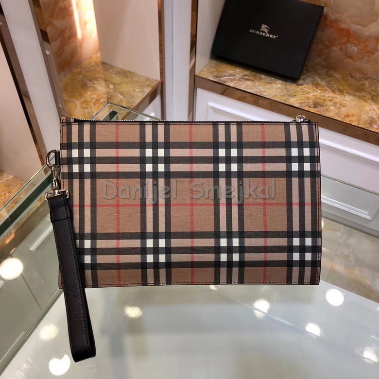 Burberry Pouch 