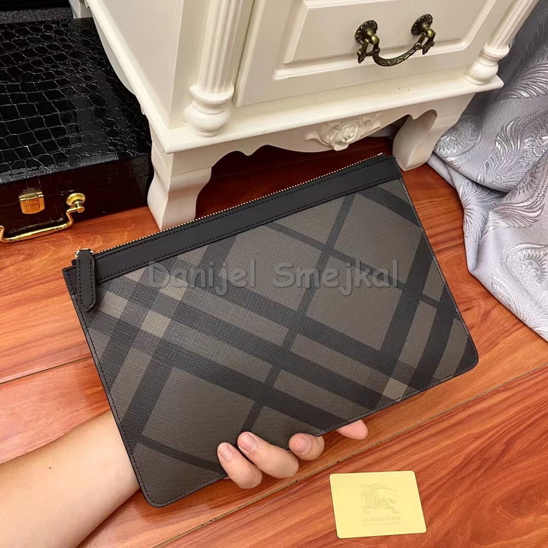 Burberry Pouch 