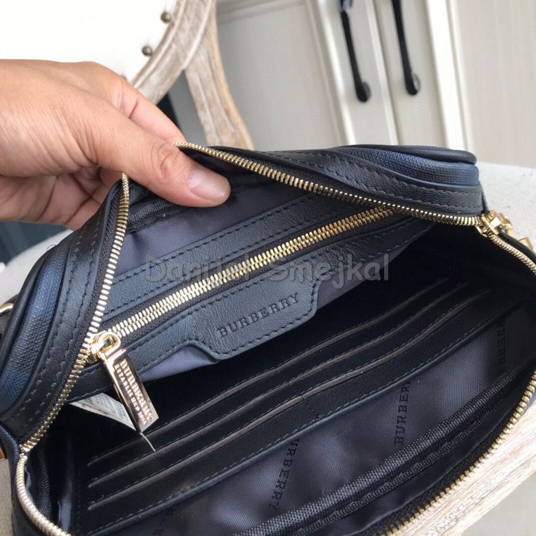 Burberry Pouch 