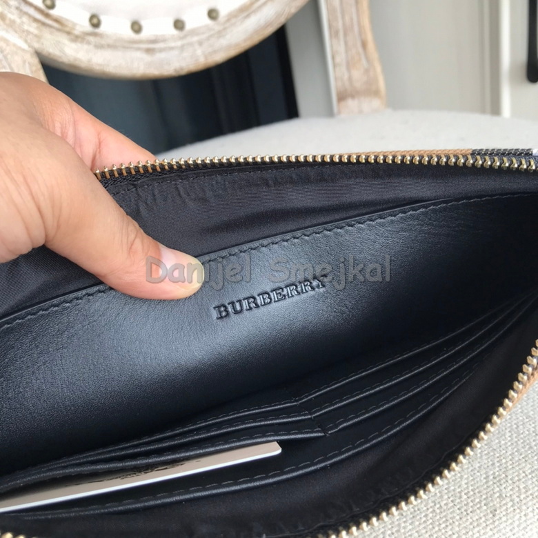 Burberry Pouch 