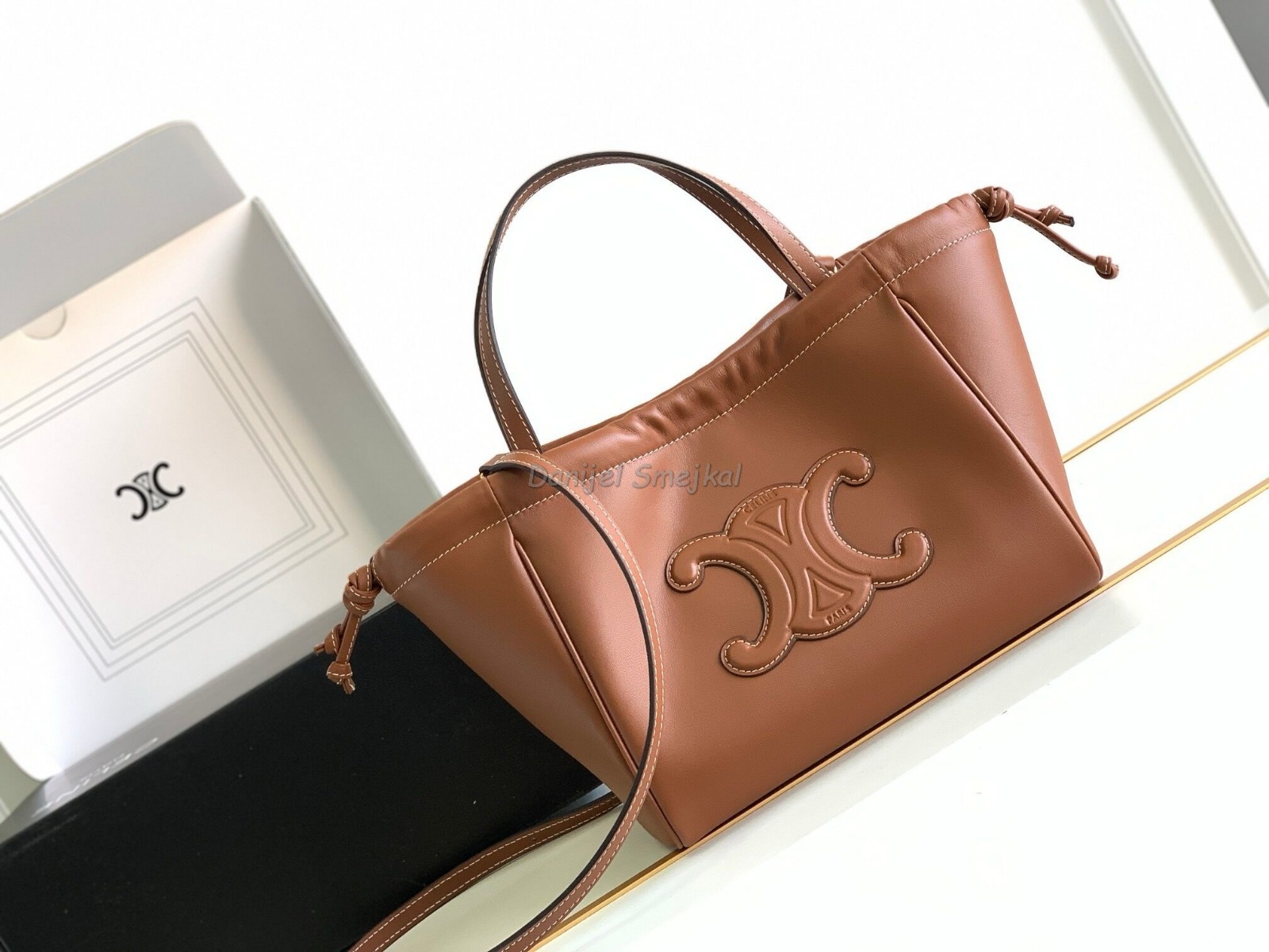 Celine Cabas Cuir Triomphe 22.5cm