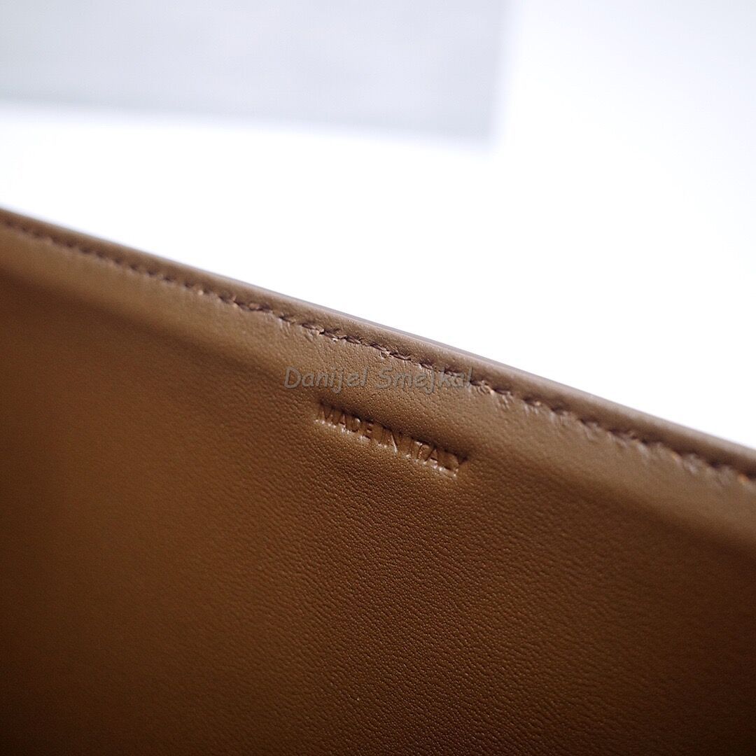 Celine Classique Triomphe 22cm
