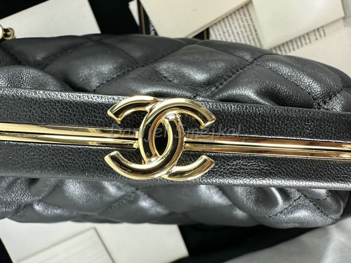 Chanel Handbag 16cm