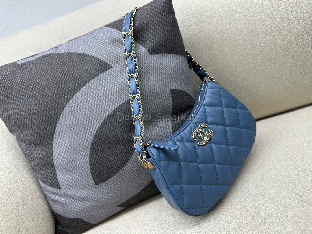 Chanel Hobo Handbag 20cm