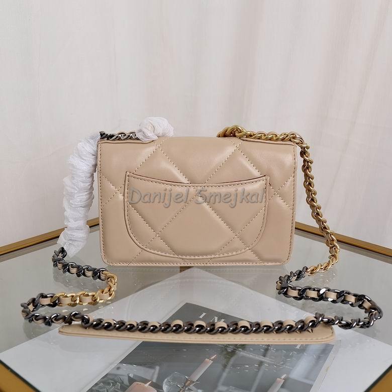 Chanel Wallets on Chain