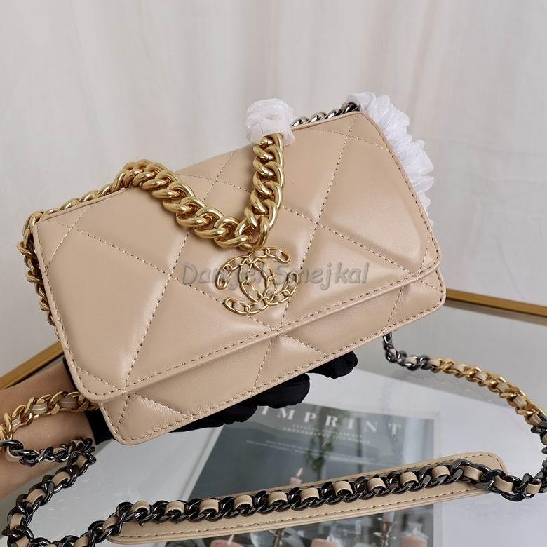Chanel Wallets on Chain