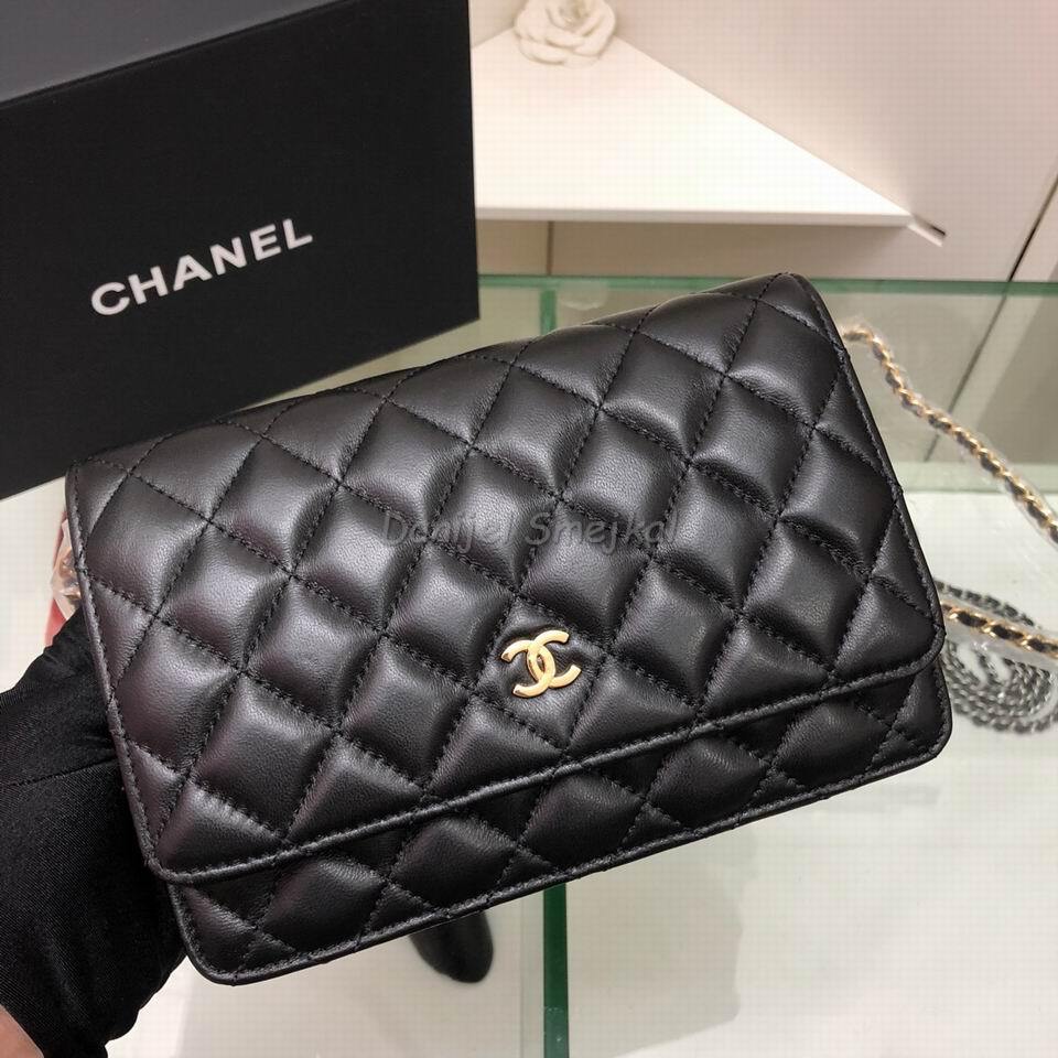 Chanel Wallets on Chain