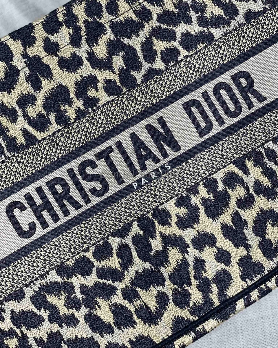 Christian Dior Medium Dior Book Tote 36cm