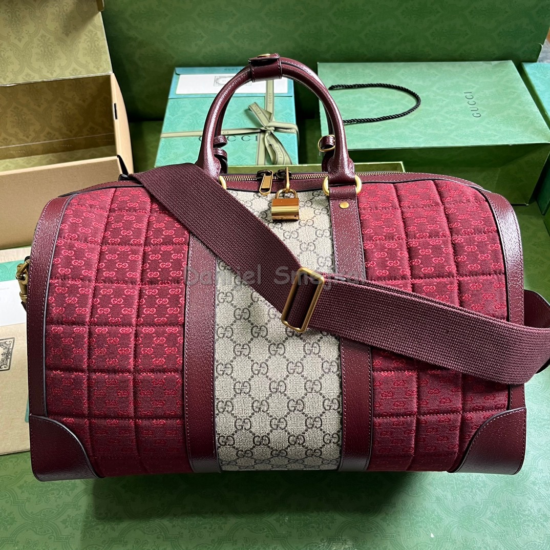 Gucci 724642 GG Supreme Savoy 44cm