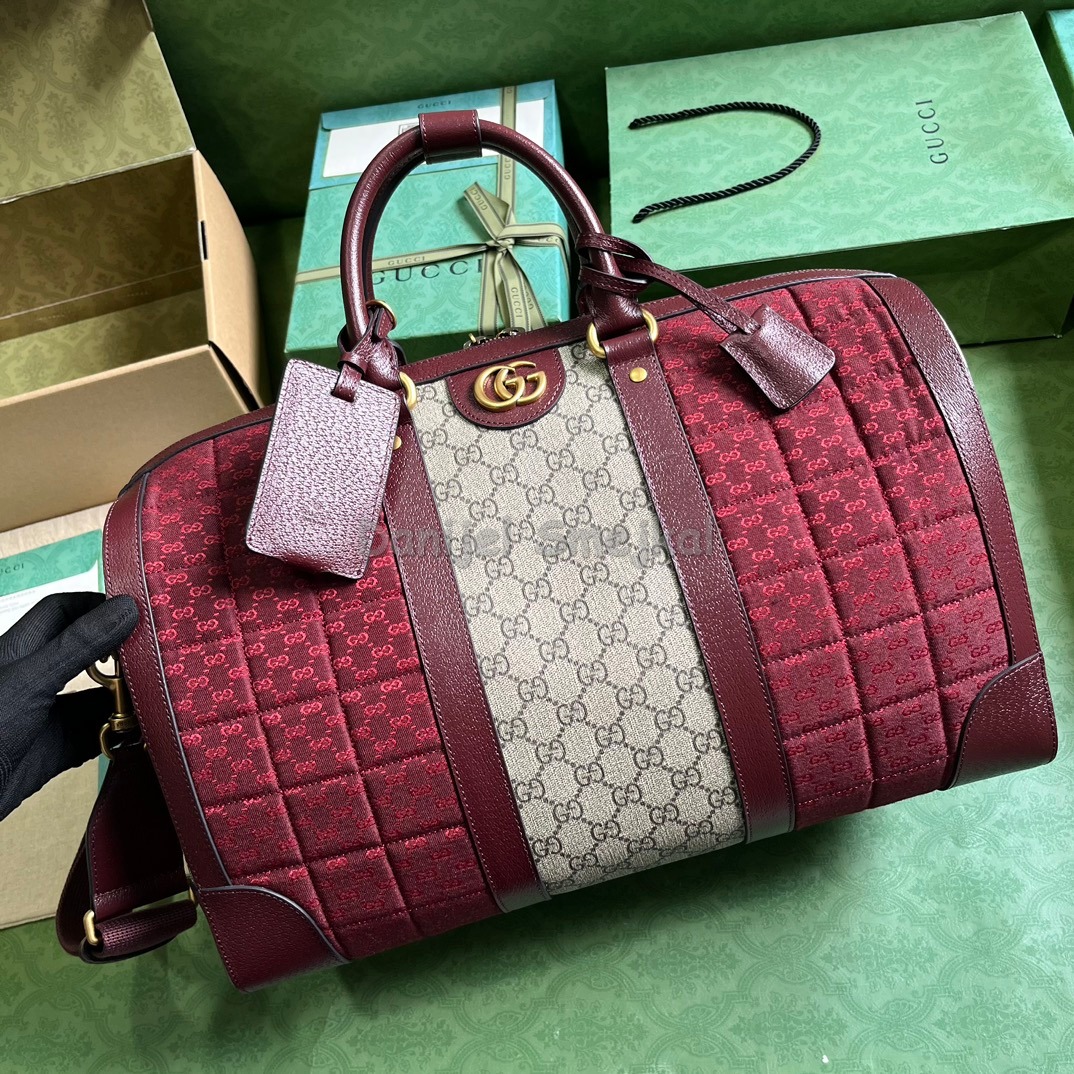 Gucci 724642 GG Supreme Savoy 44cm