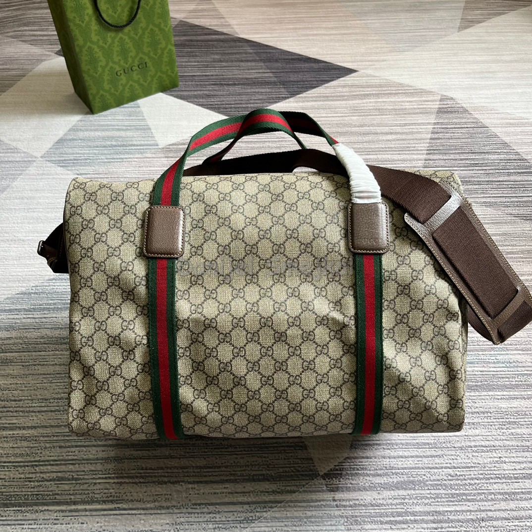 Gucci 725292 GG Supreme Savoy 45.5cm