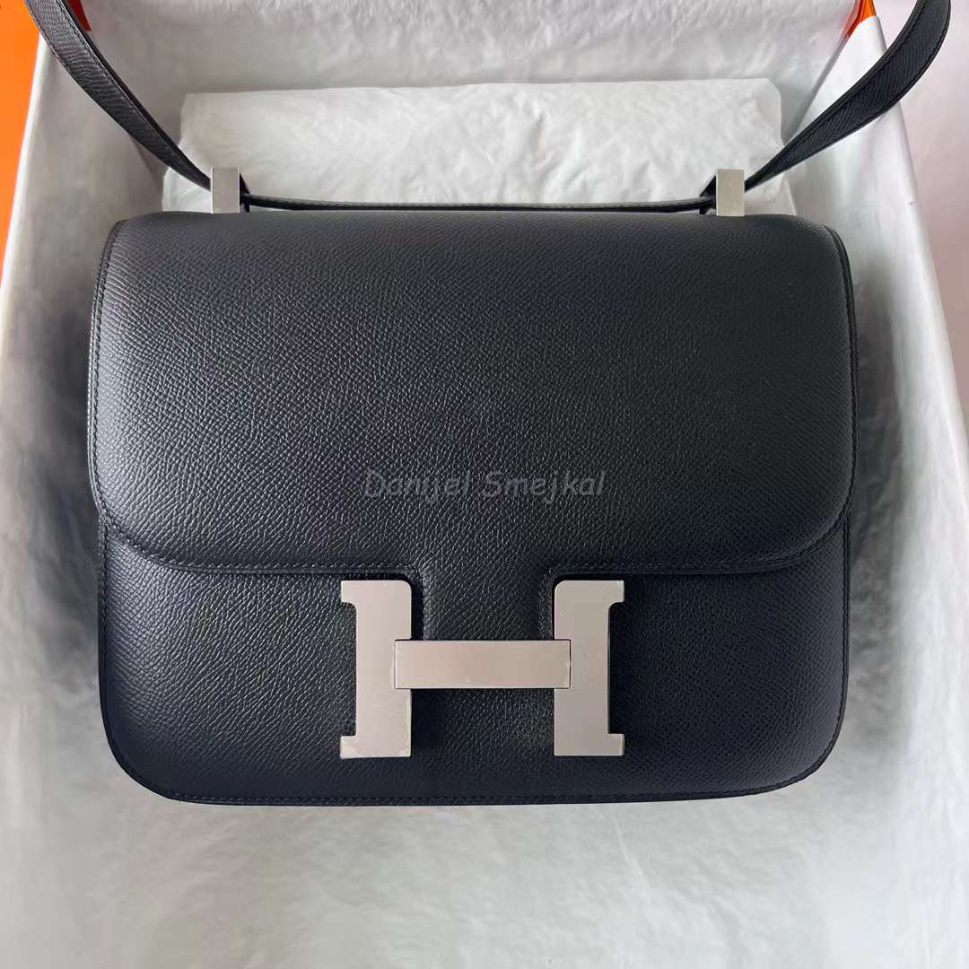 Hermes Black Constance MM 24cm