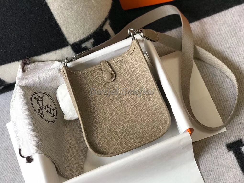 Hermes Evelyne III TPM Bag In Tourterelle 17cm