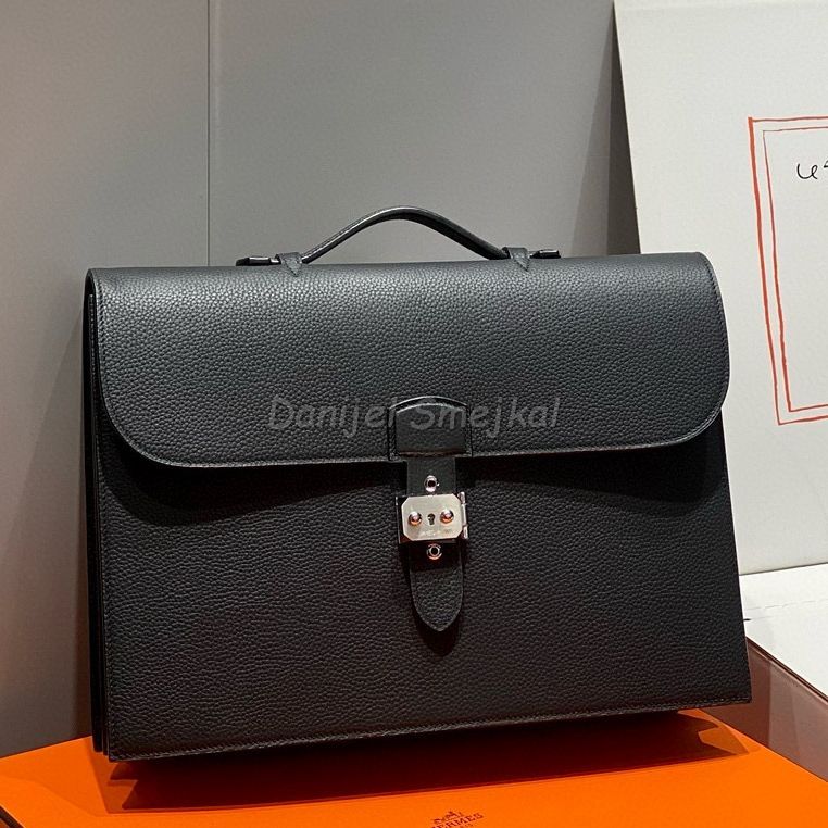 Hermes Sac a Depeches 38 Briefcase in Black Clemence Leather 38cm