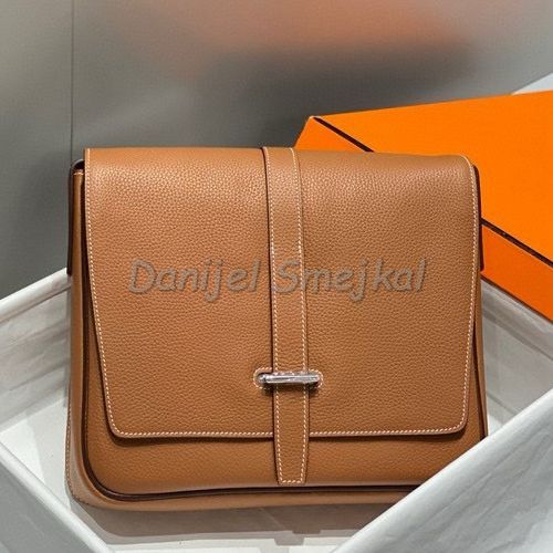 Hermes Steve Light Junior Messenger Bag in Gold Clemence Leather 27cm