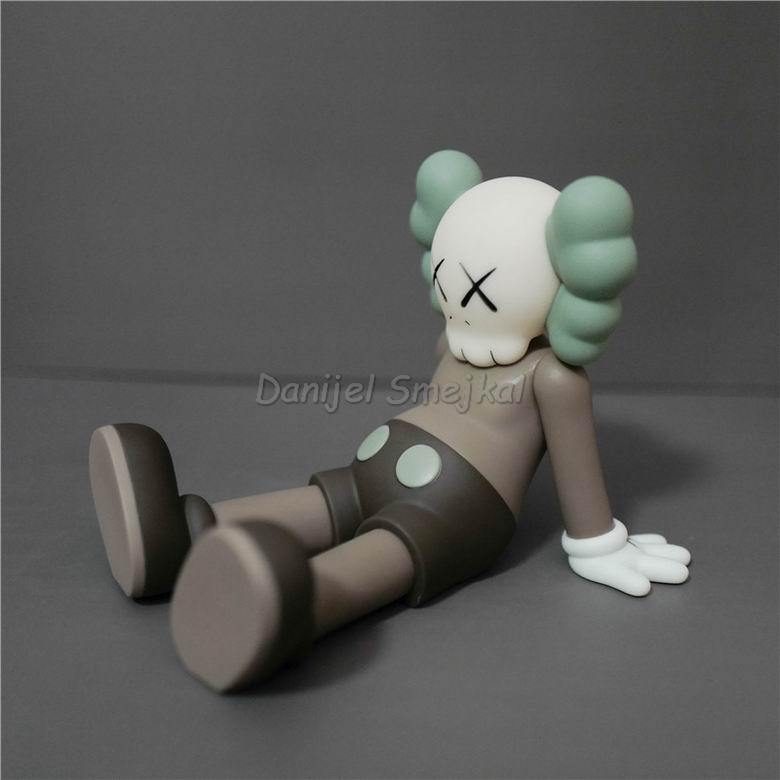 Kaws Holiday Taipe 17cm