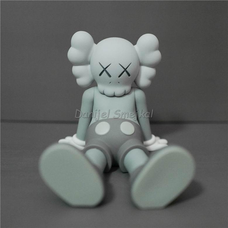 Kaws Holiday Taipe 17cm