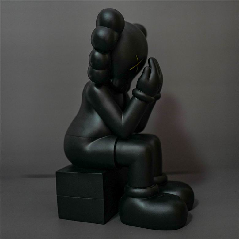 Kaws Passing Through 28cm