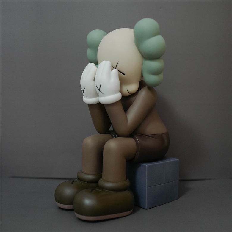 Kaws Passing Through 28cm