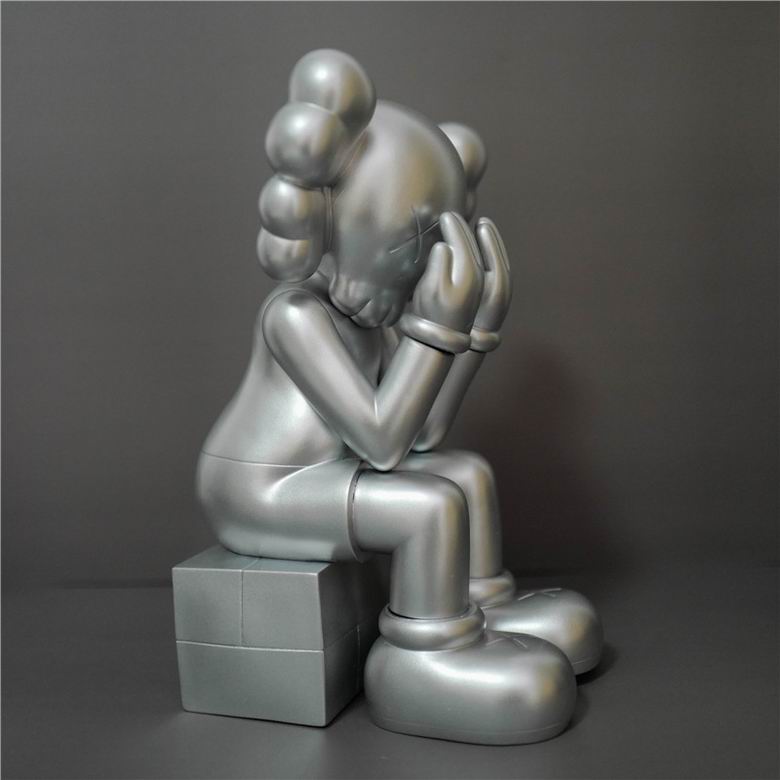 Kaws Passing Through 28cm