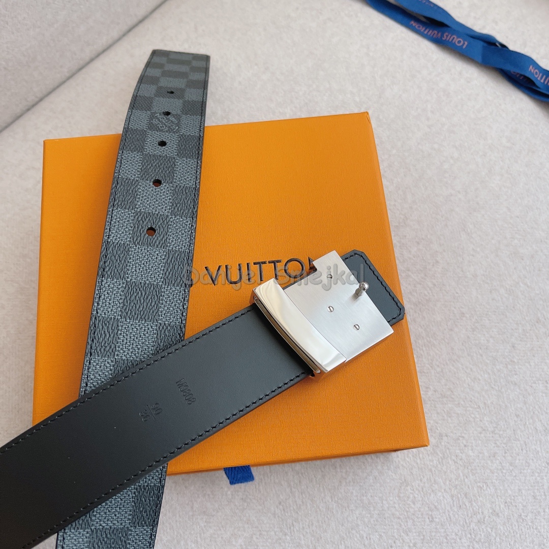 Louis Vuitton Daimer Belt 40mm