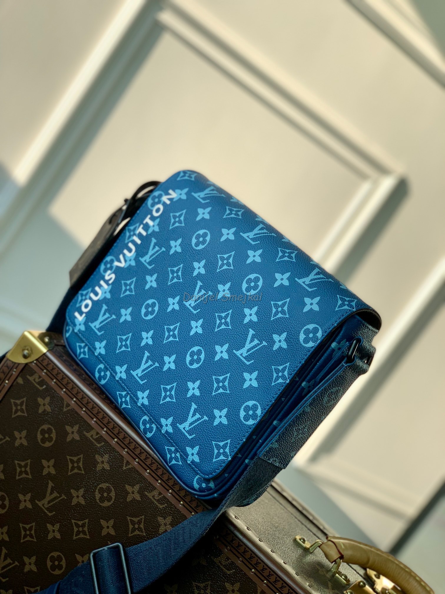 Louis Vuitton District PM bag M23785 26cm