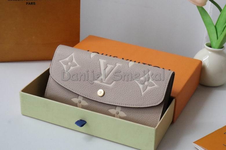  Louis Vuitton Emilie Wallet