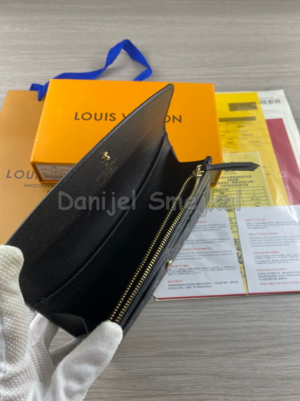 Louis Vuitton Emilie Wallet 