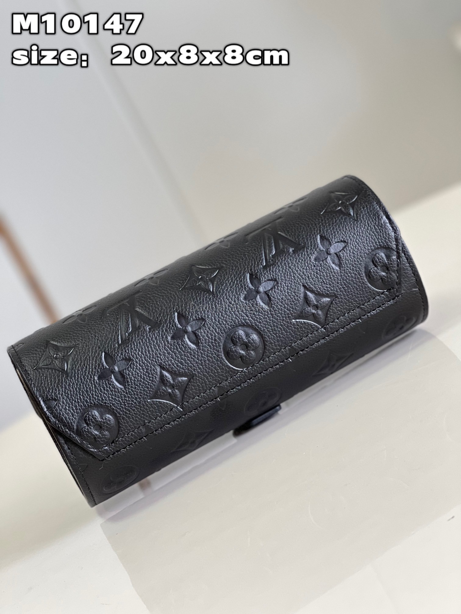 Louis Vuitton M10147 Uhrenetui Monogram Taurillon 20cm