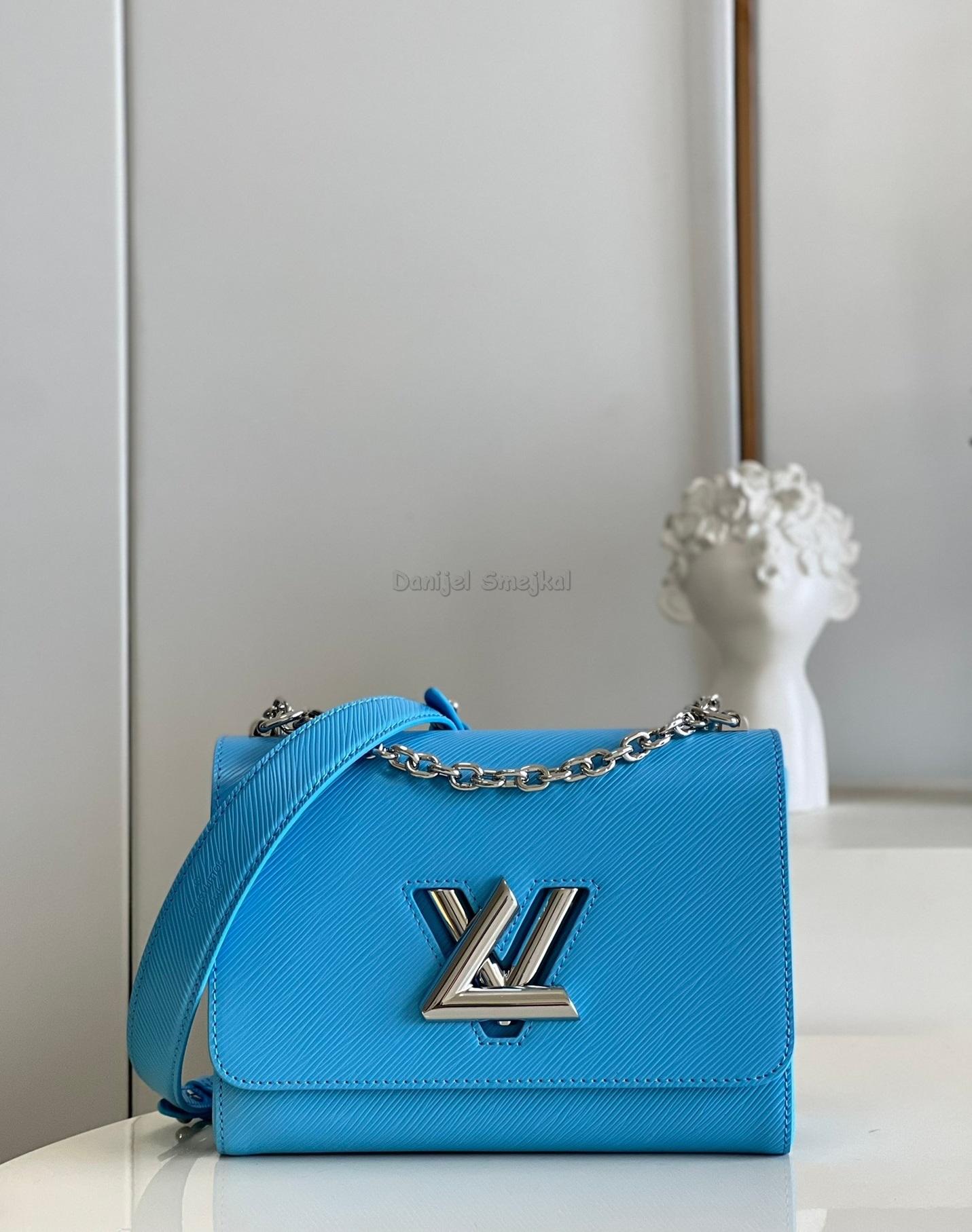 Louis Vuitton M20802 Twist MM Epi Leather 19cm