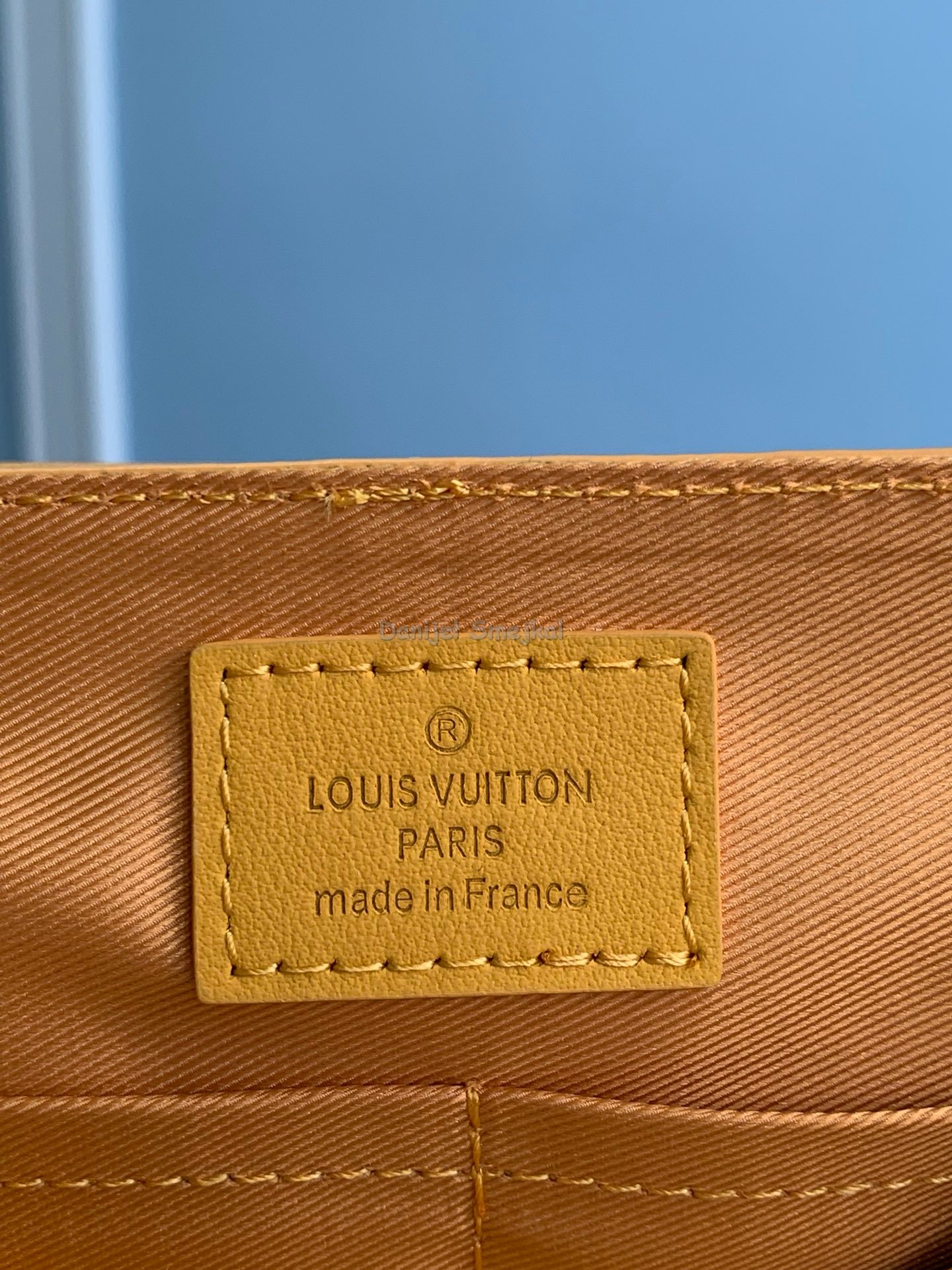 Louis Vuitton M21363 Takeoff Messenger LV Aerogram 28cm