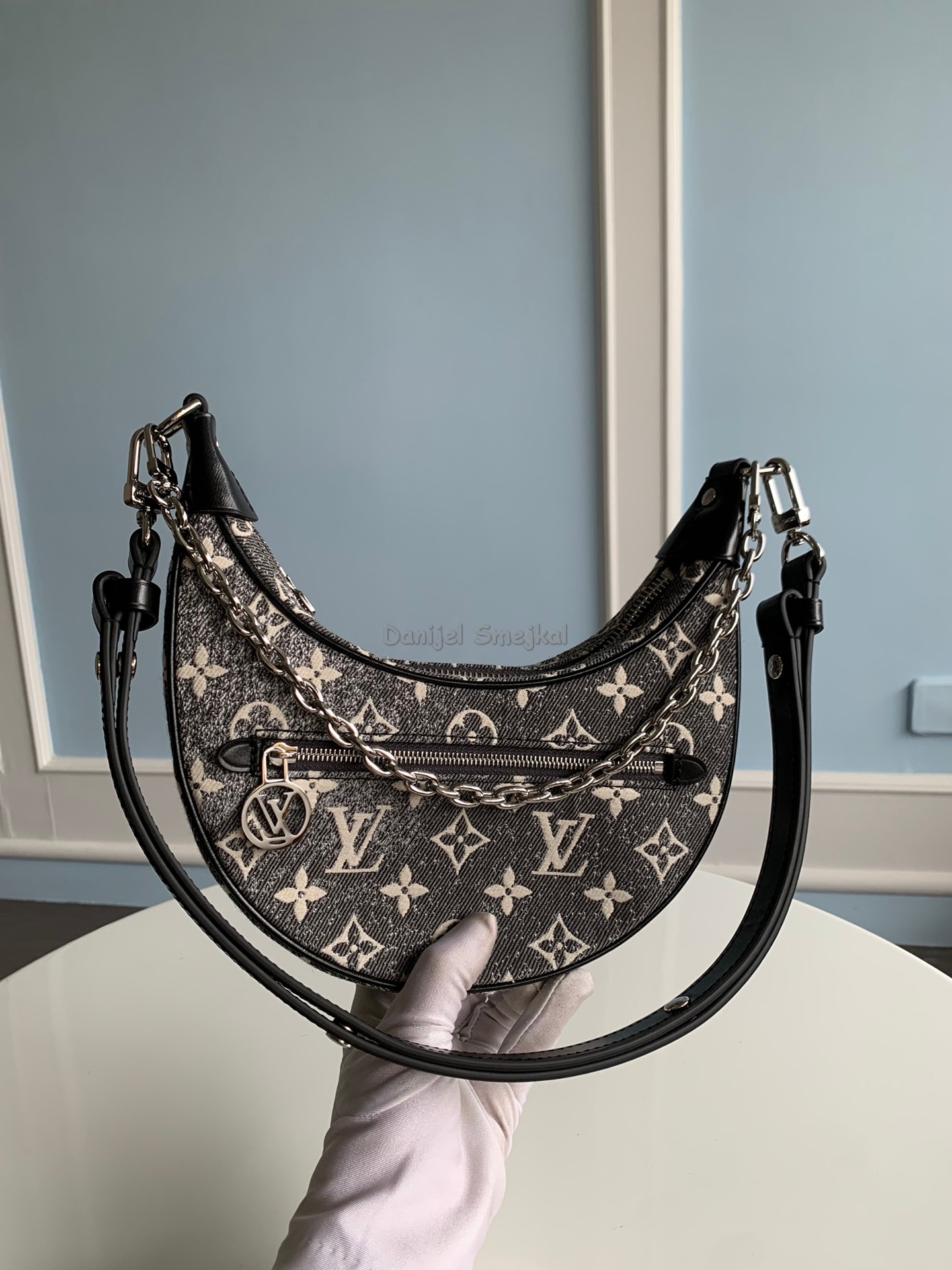 Louis Vuitton M21752 Monogram Jacquard Denim Loop 23cm