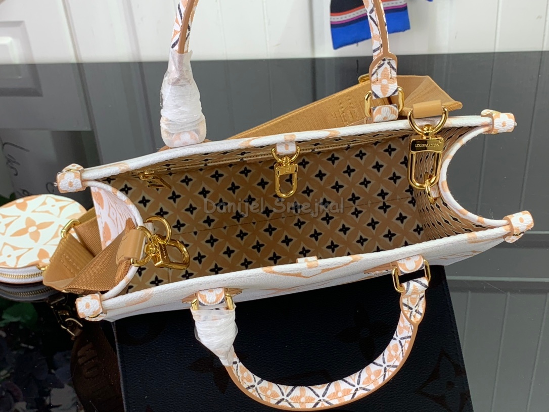Louis Vuitton M22976 OnTheGo PM Monogram Canvas 25cm