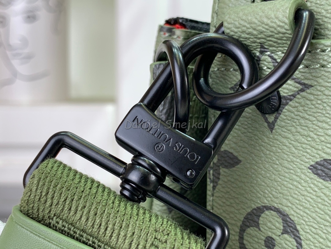 Louis Vuitton M23783 Crossbody 26cm