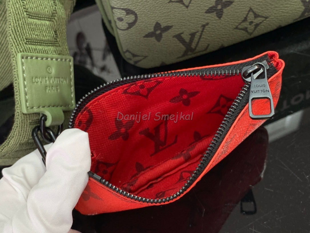 Louis Vuitton M23783 Crossbody 26cm