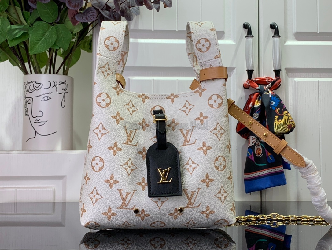 Louis Vuitton M24408 Atlantis BB Monogram 17cm